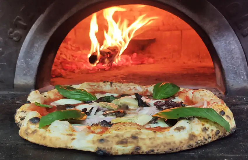 Pizza Capricciosa.